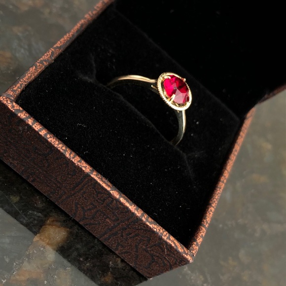 10k solid gold ring ruby - Picture 2 of 3
